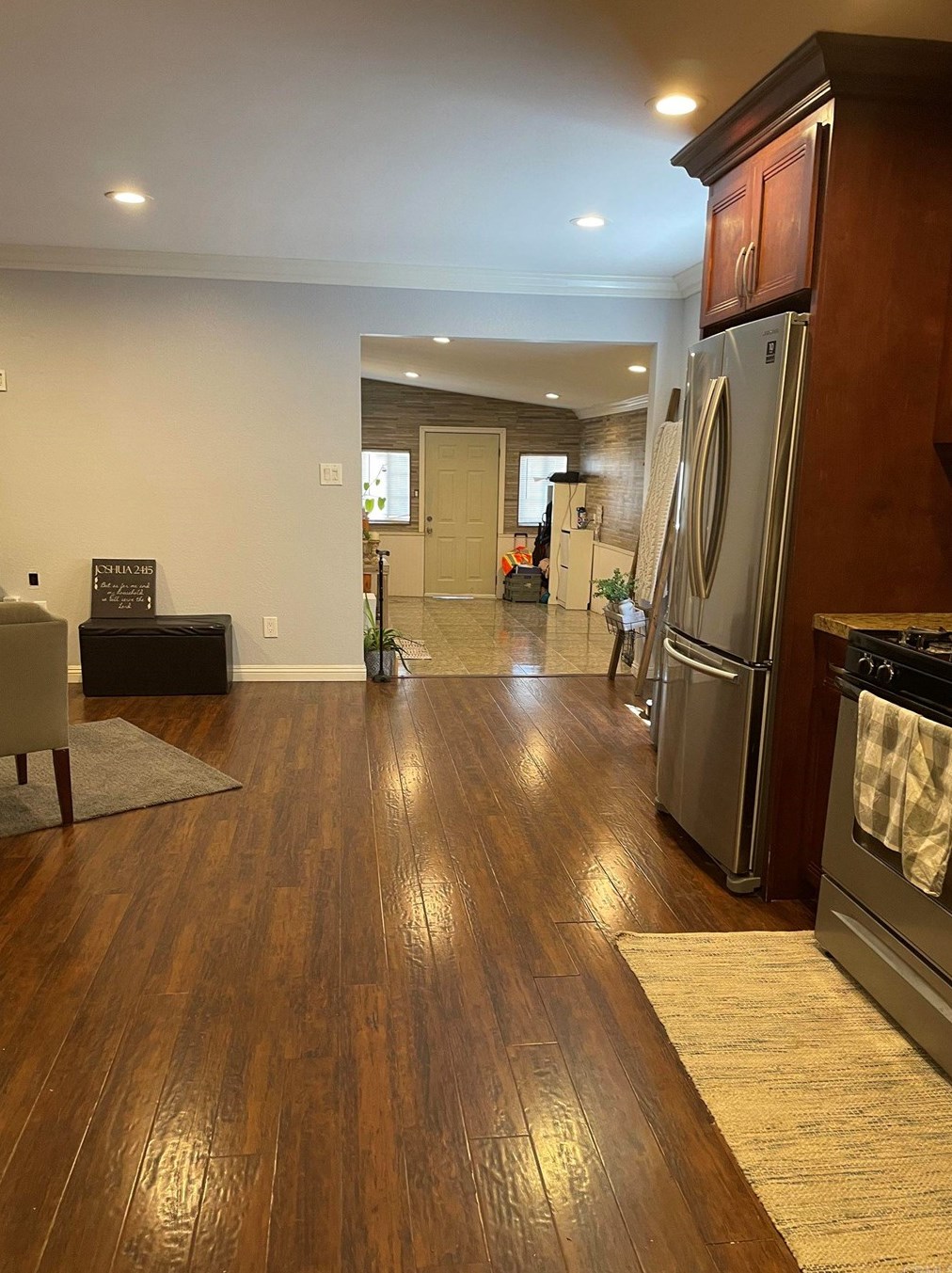 606 Clamath St, Spring Valley, CA 91977-5209