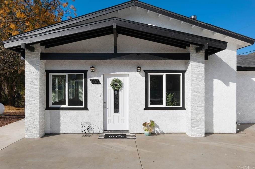 807 Silverbrook Dr, El Cajon, CA 92019