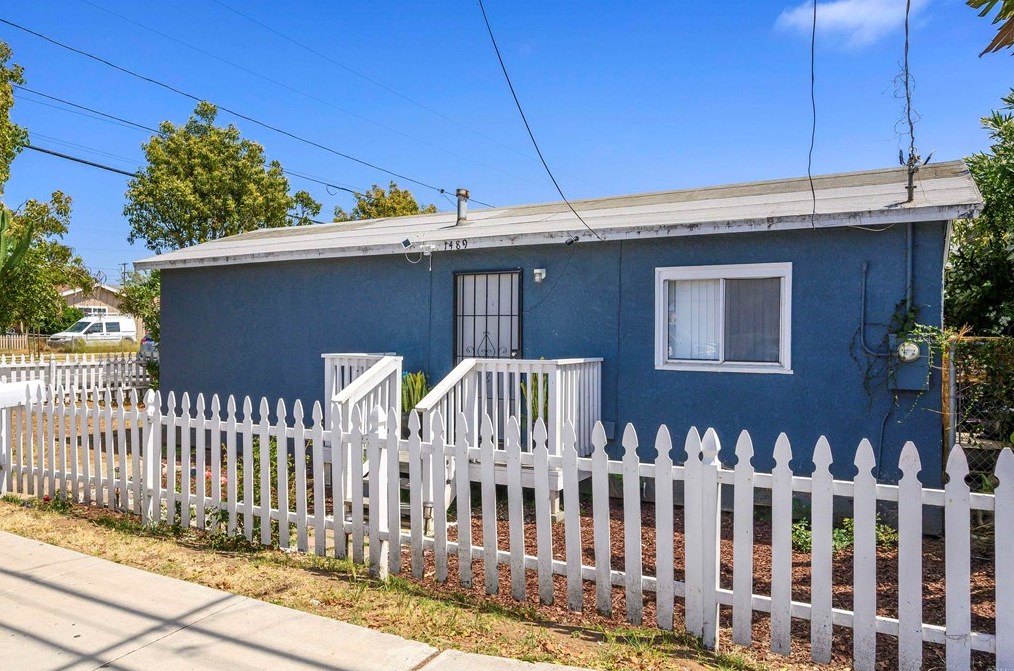 1483 Fern Ave, Imperial Beach, CA 91932-3012