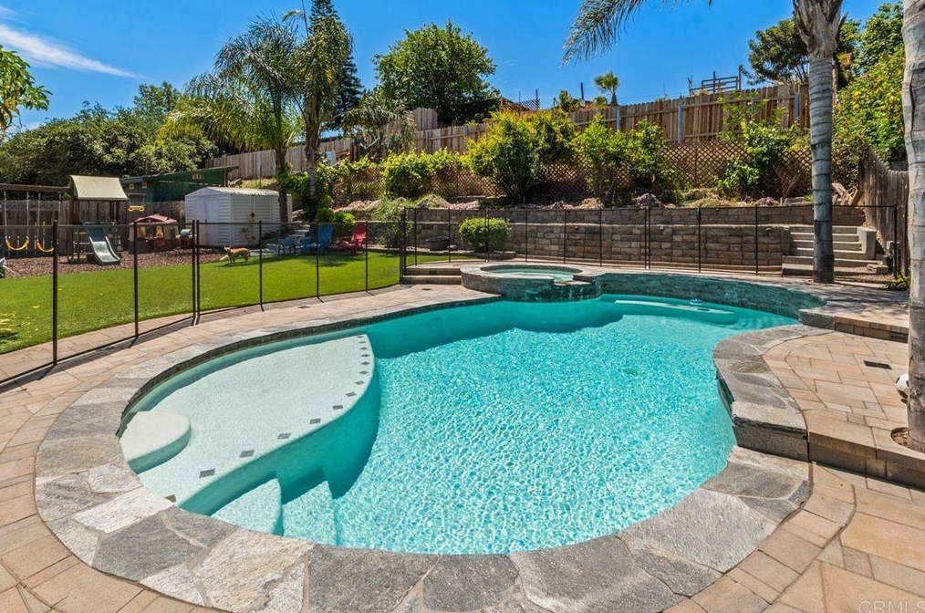 752 Osage St, Spring Valley, CA 91977-5516