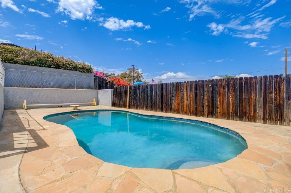8520 Organdy Ln, Santee, CA 92071-3414