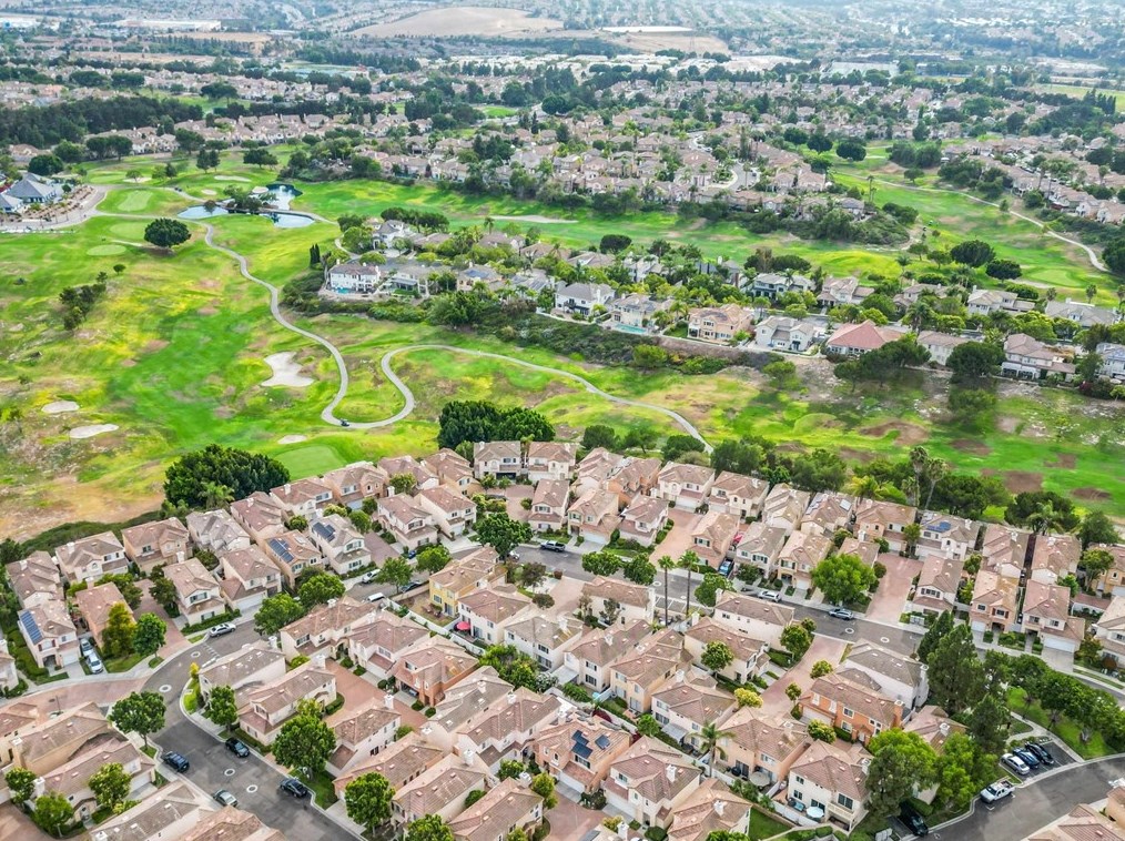 1194 Calle Tesoro, Chula Vista CA  91915-1257 exterior