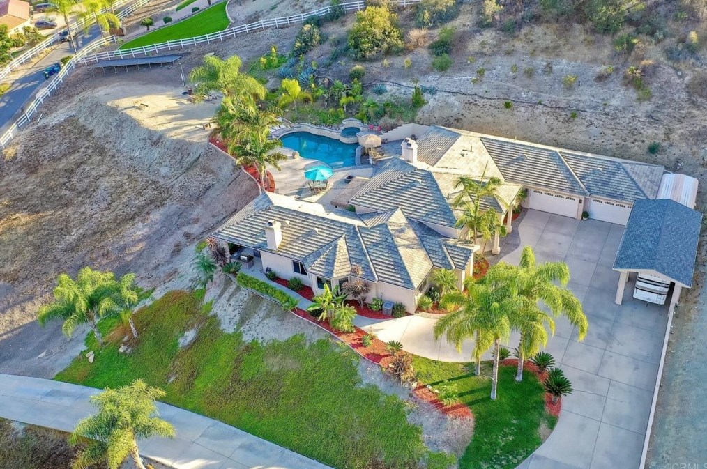 11362 Crazy Horse Dr, Lakeside, CA 92040