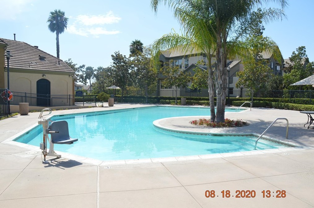 1364 Nicolette Ave, Chula Vista CA  91913-3985 exterior