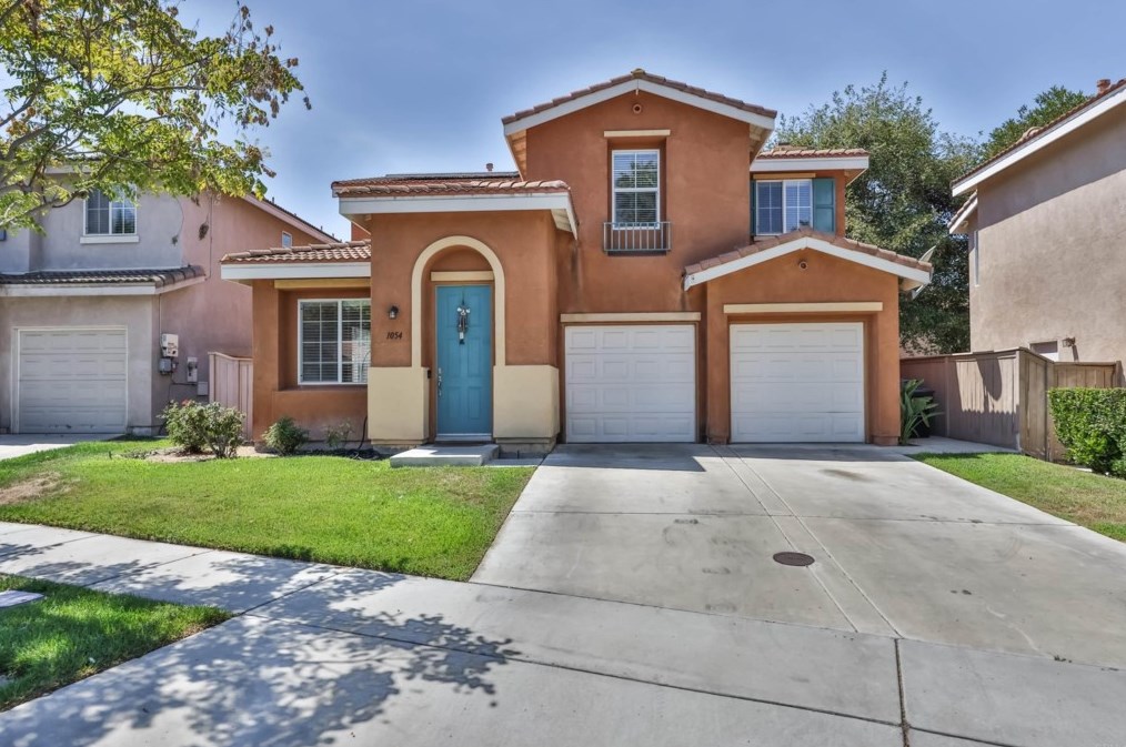 1054 Forest Hill Pl, Chula Vista CA  91913-1624 exterior