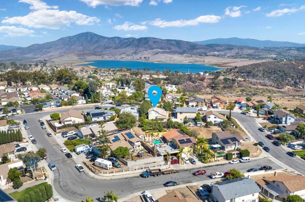 8464 Avenida Angulia, Spring Valley, CA 91977-6201