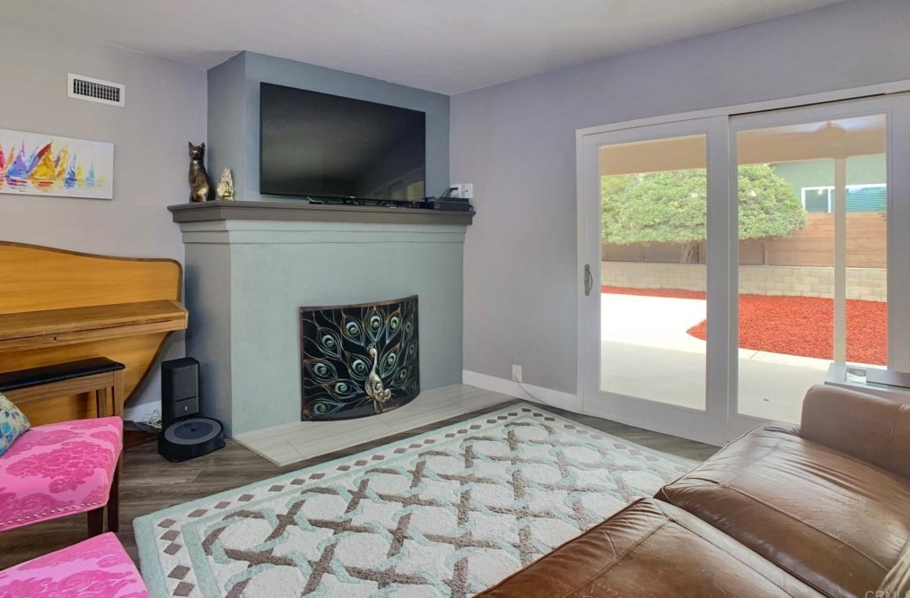 861 Date Ave, Chula Vista CA  91911-1110 exterior