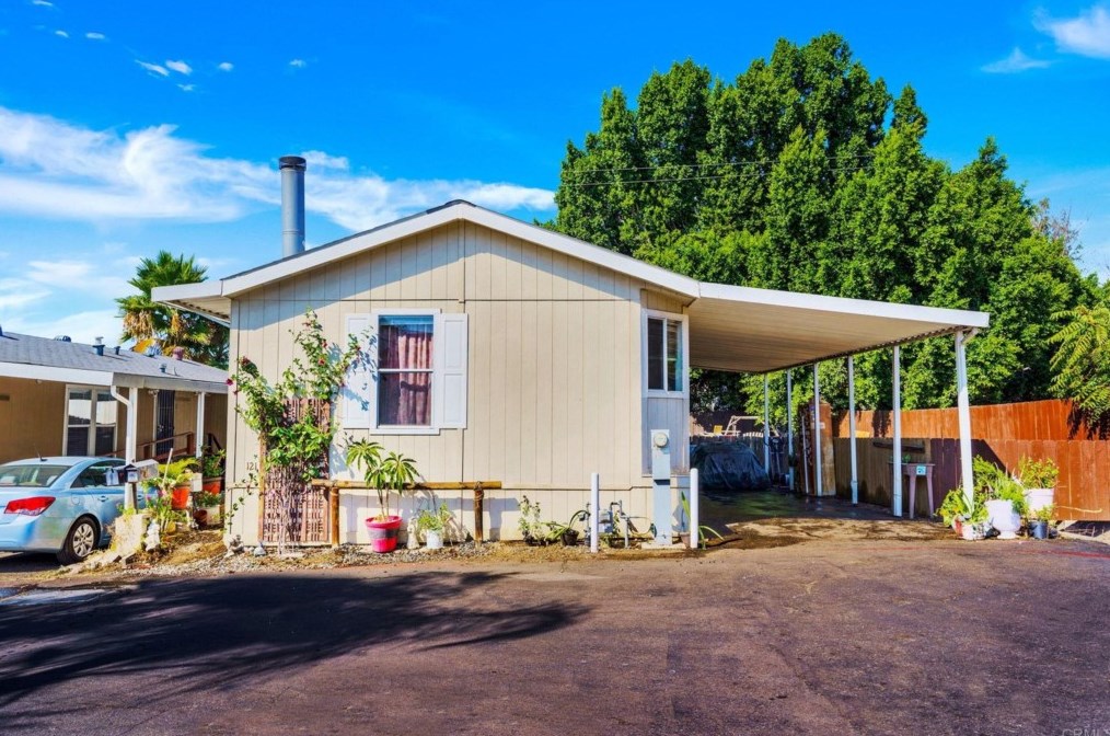 12044 Royal Rd #121, El Cajon, CA 92021
