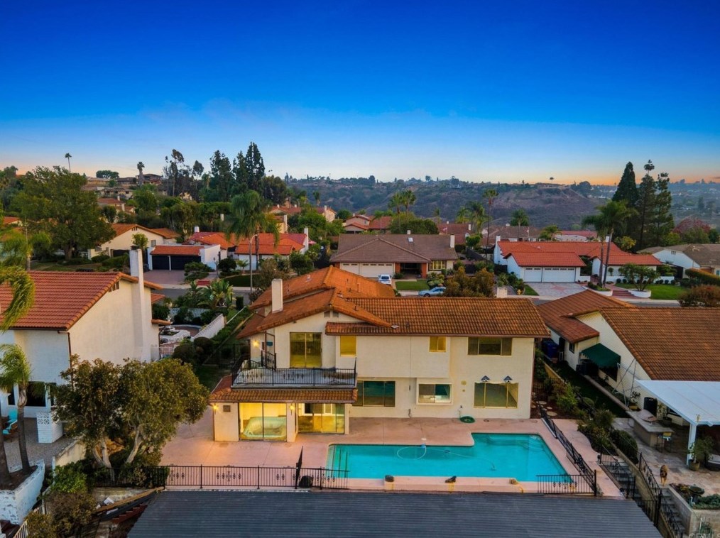 1859 Hacienda Dr, El Cajon, CA 92020