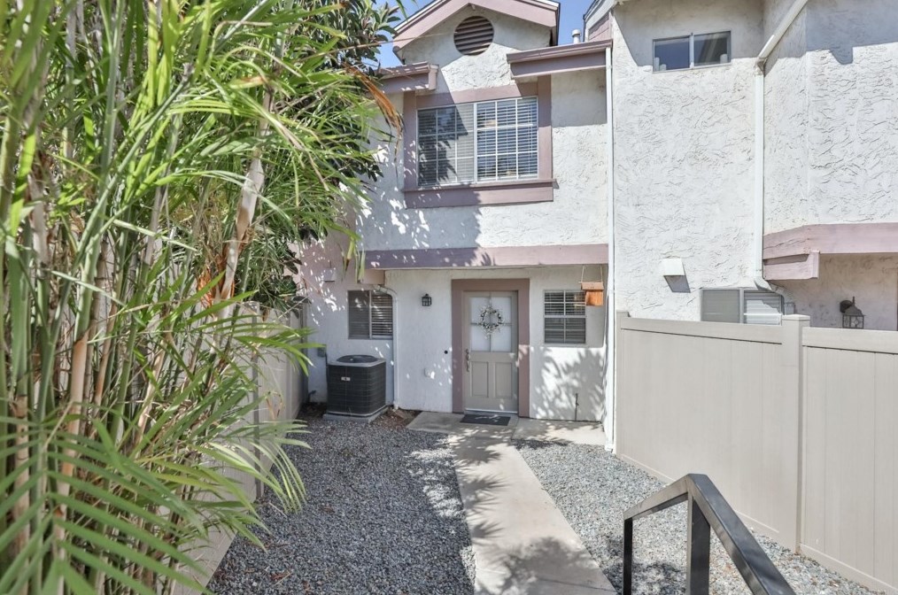 8717 Spring Canyon Dr, Spring Valley, CA 91977-6441