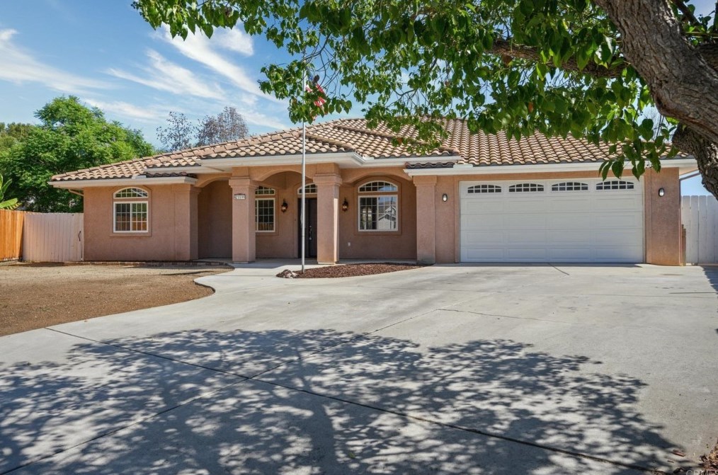 2199 Flint Ave, Escondido, CA 92027-4156