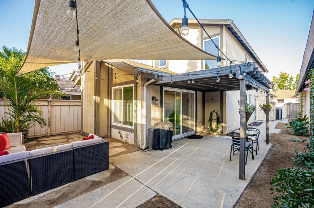 9560 Frank Way, Santee, CA 92071-2724