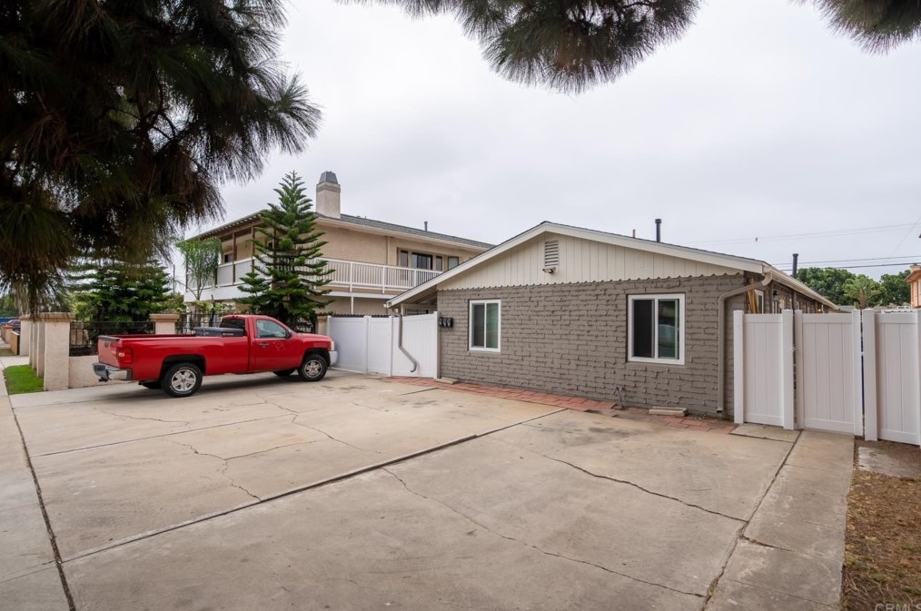 106 Madison Ave, Chula Vista CA  91911-1614 exterior