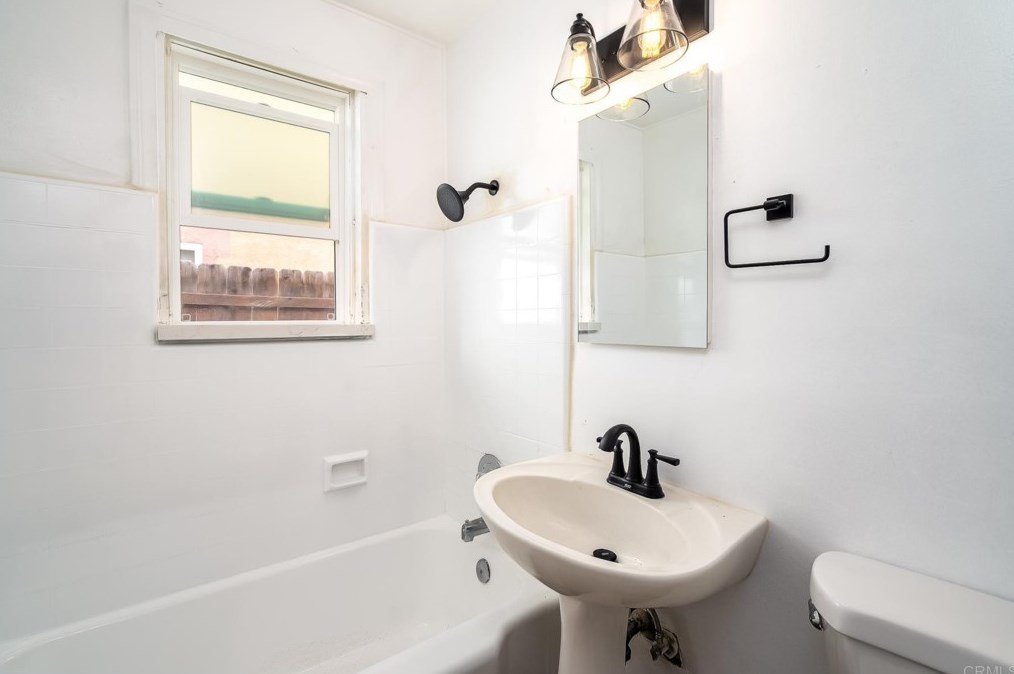 106 Madison Ave, Chula Vista CA  91911-1614 exterior