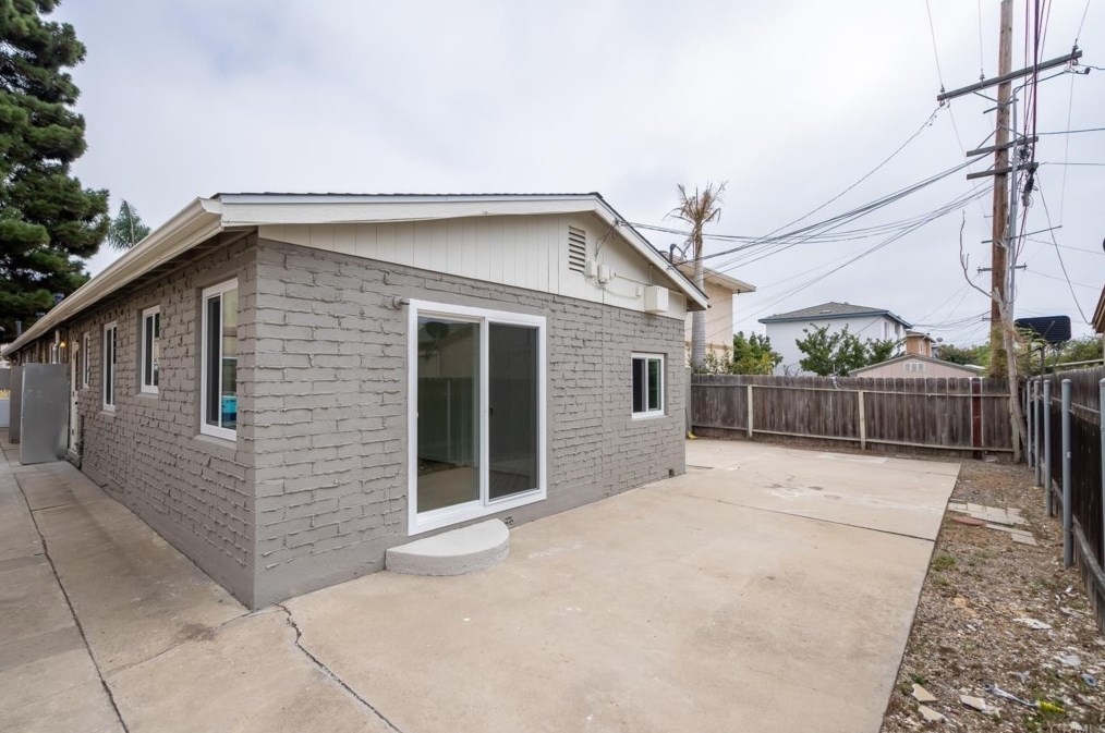 106 Madison Ave, Chula Vista CA  91911-1614 exterior