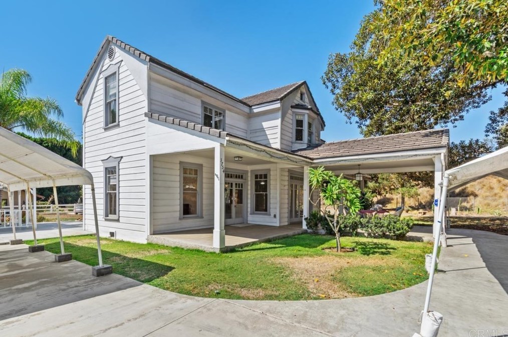 3754 Barbic Ct, Spring Valley CA  91977-2403 exterior
