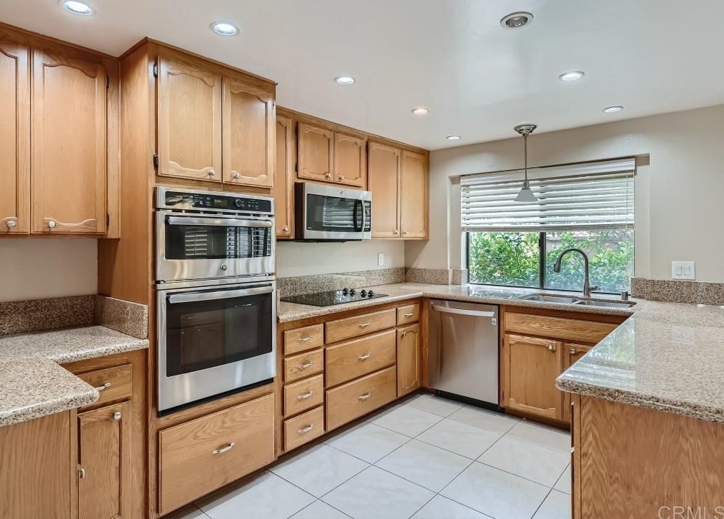 3579 Quail View St, Spring Valley CA  91977-2844 exterior