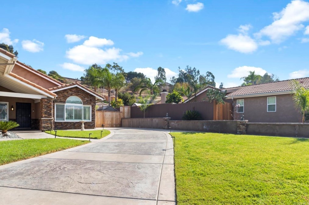 9115 Canyon Park Dr, Santee, CA 92071-4735