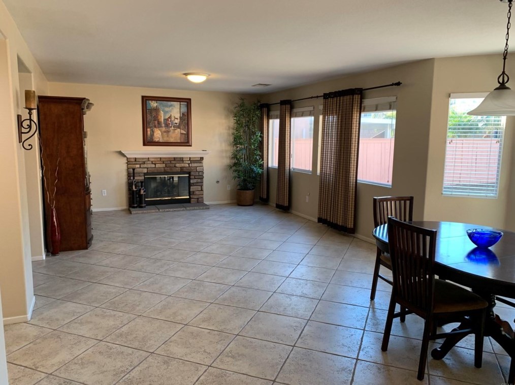 2636 Noble Canyon Rd, Chula Vista CA  91915-2535 exterior