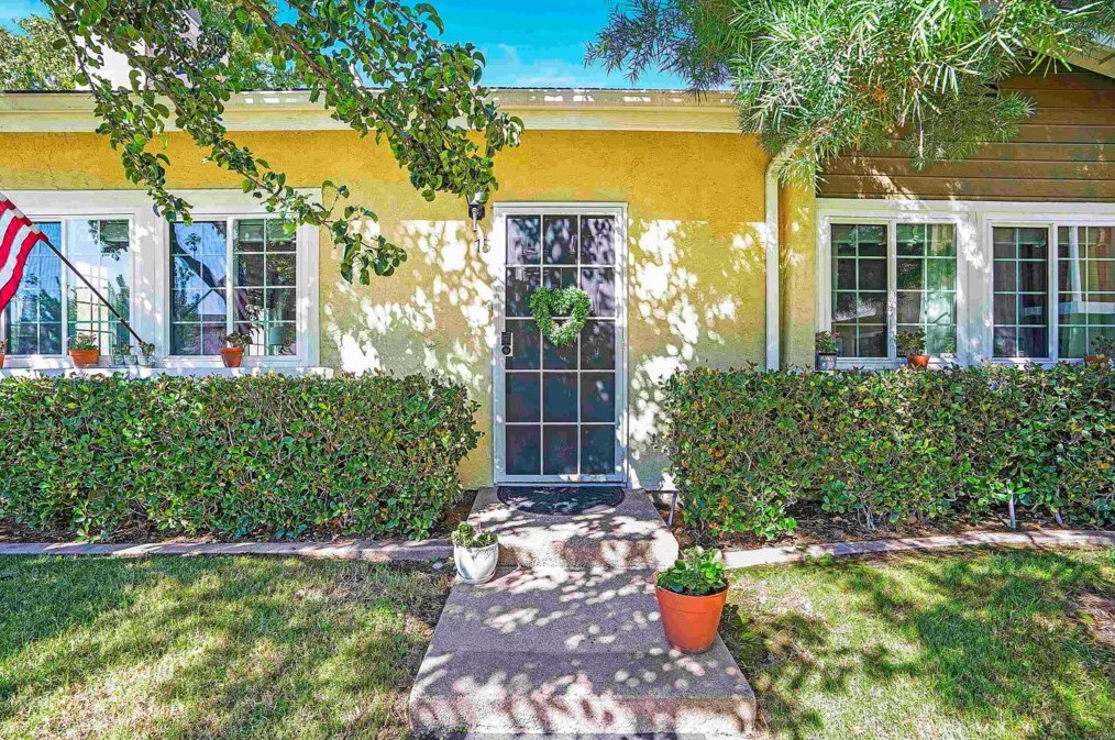 10120 Palm Glen Dr, Santee, CA 92071-2785