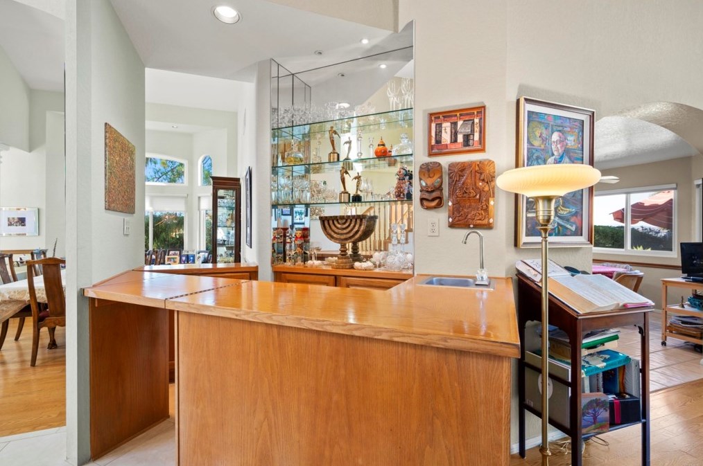 1883 Cabernet Dr, Chula Vista CA 91913-1268 exterior