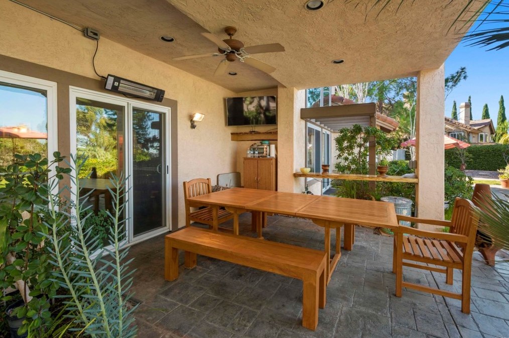 1883 Cabernet Dr, Chula Vista CA 91913-1268 exterior