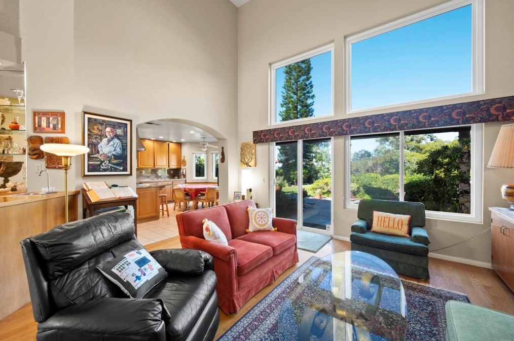 1883 Cabernet Dr, Chula Vista CA 91913-1268 exterior