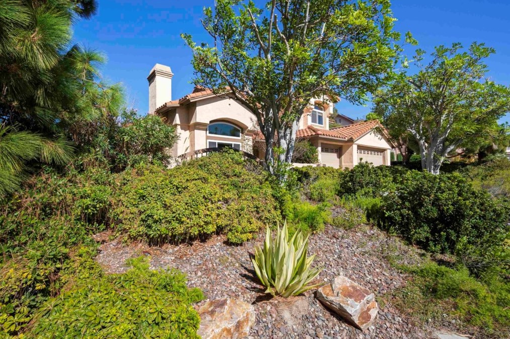 1883 Cabernet Dr, Chula Vista CA 91913-1268 exterior