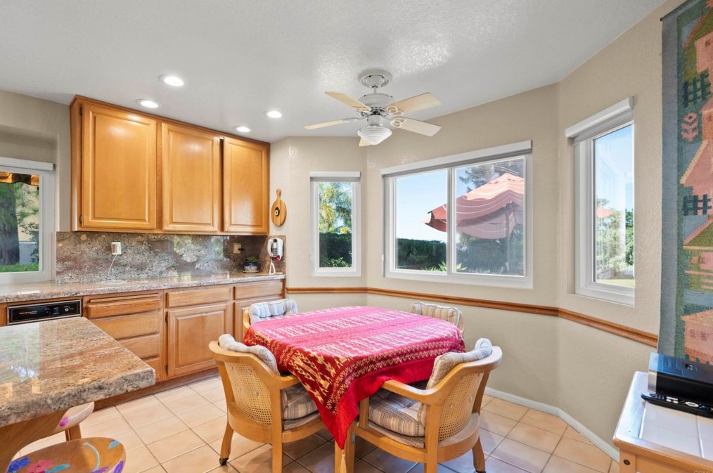 1883 Cabernet Dr, Chula Vista CA 91913-1268 exterior