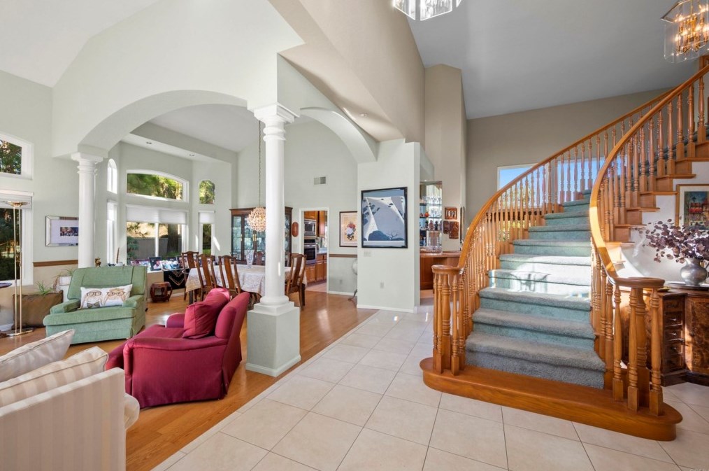 1883 Cabernet Dr, Chula Vista CA 91913-1268 exterior