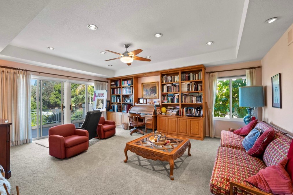 1883 Cabernet Dr, Chula Vista CA 91913-1268 exterior