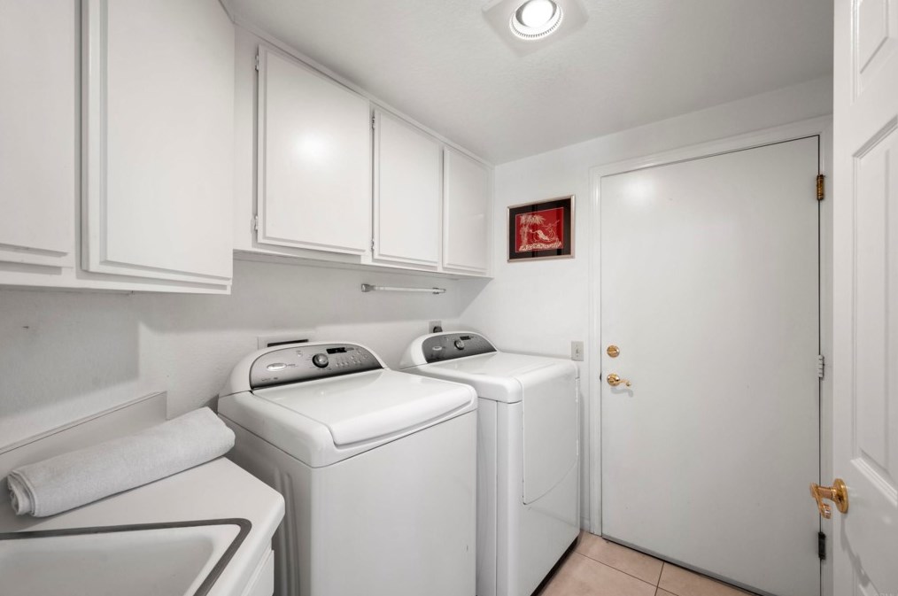 1883 Cabernet Dr, Chula Vista CA 91913-1268 exterior