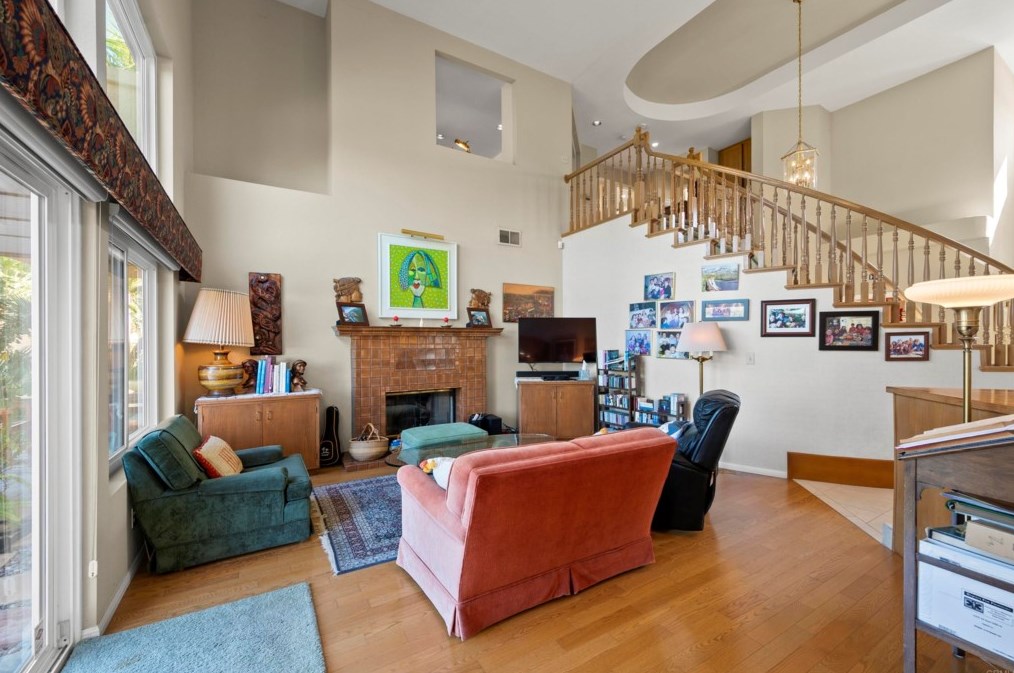 1883 Cabernet Dr, Chula Vista CA 91913-1268 exterior