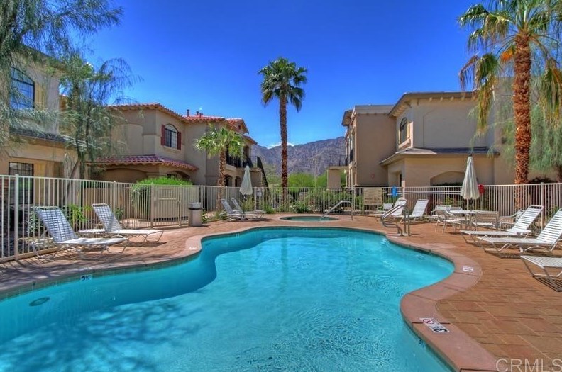 50660 Santa Rosa Plz #5, La Quinta, CA 92253