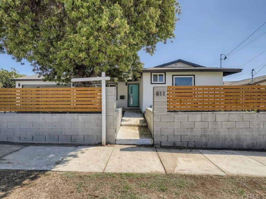 811 Thayer Dr, Spring Valley, CA 91977-4836