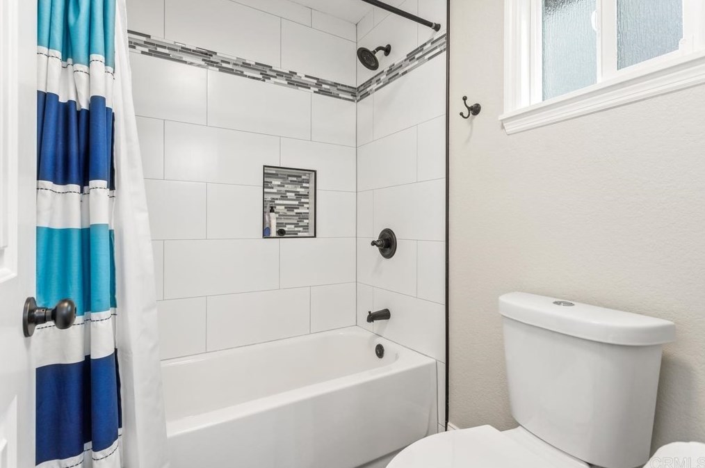 576 Shadywood Dr, Escondido CA  92026-1428 exterior