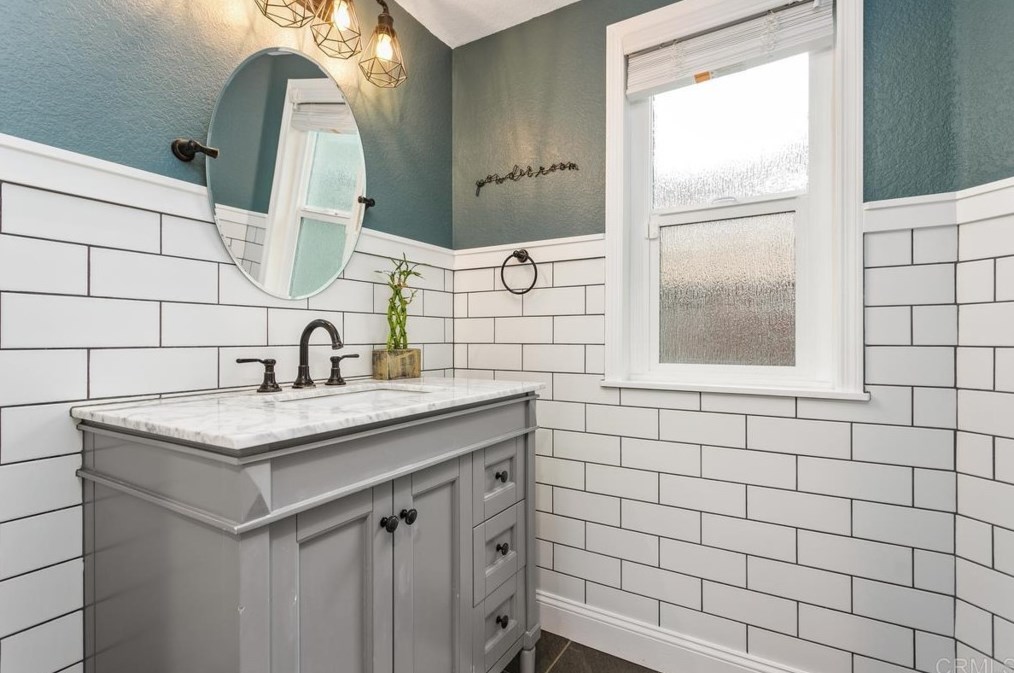 576 Shadywood Dr, Escondido CA  92026-1428 exterior