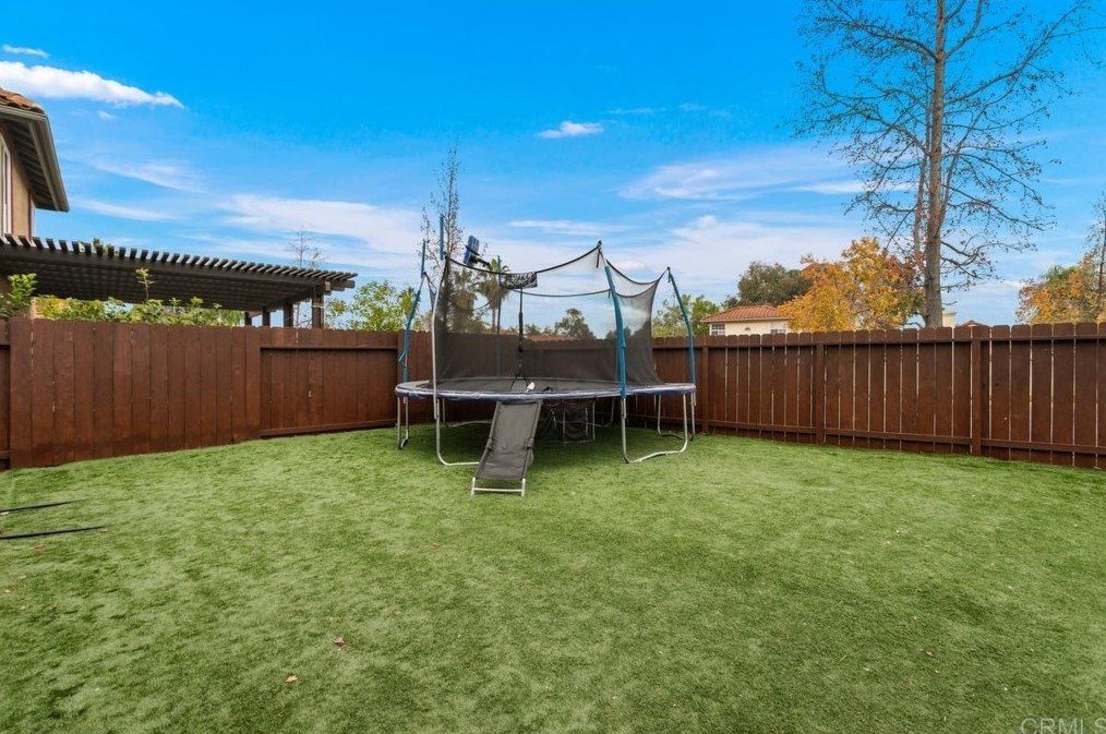 576 Shadywood Dr, Escondido CA  92026-1428 exterior