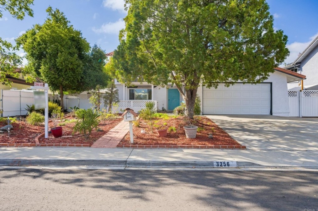 3256 Cristobal Way, Spring Valley, CA 91977-3105