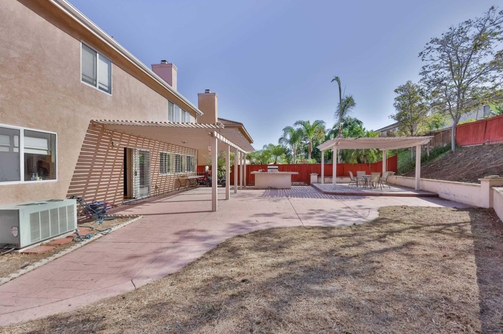 1342 Tamarisk Grove Dr, Chula Vista CA  91915-1547 exterior