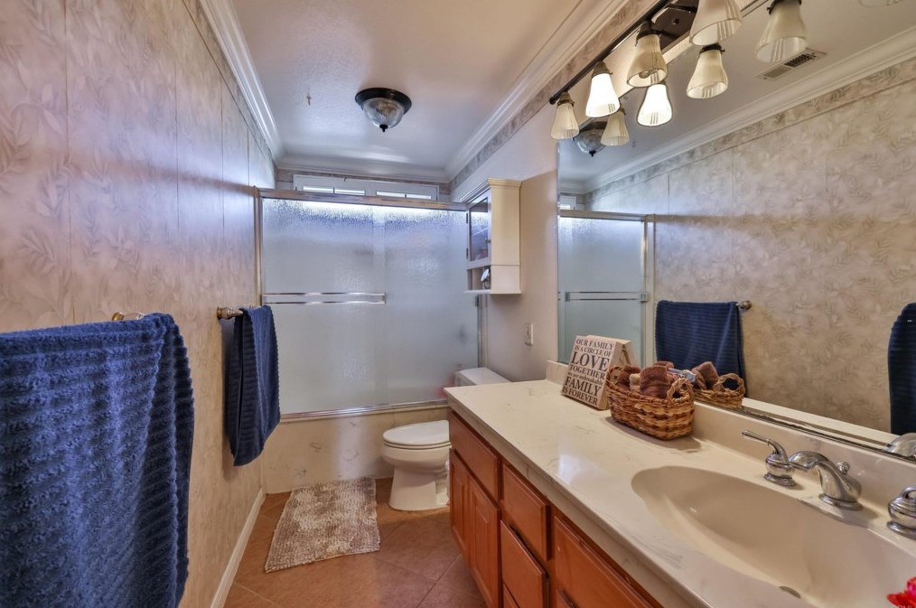 1342 Tamarisk Grove Dr, Chula Vista CA  91915-1547 exterior