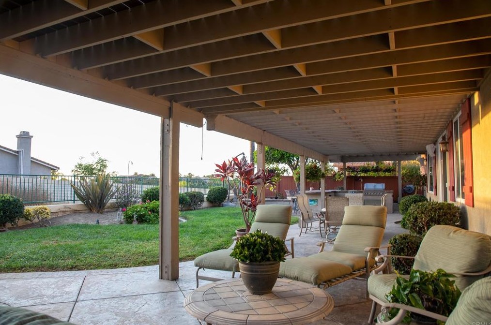 938 Palencia Pl, Chula Vista CA  91910-8064 exterior