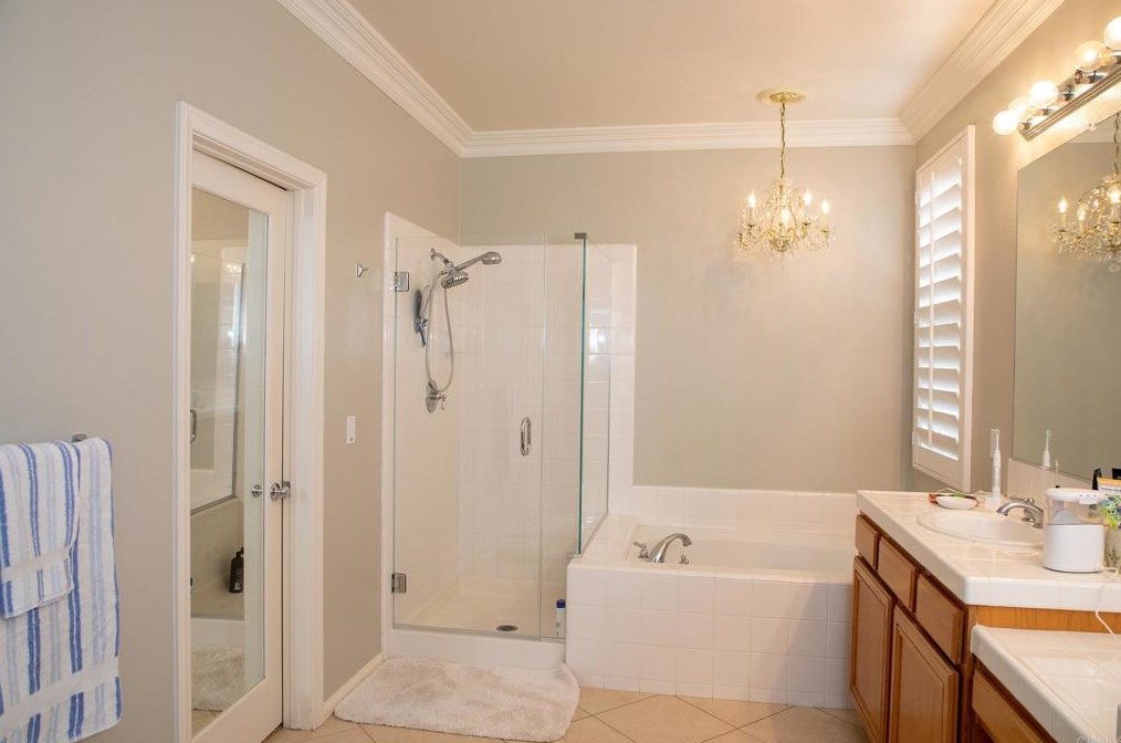 938 Palencia Pl, Chula Vista CA  91910-8064 exterior
