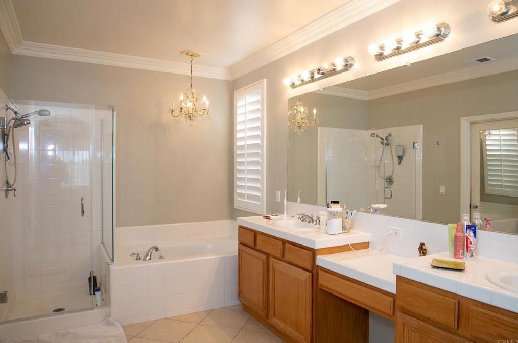 938 Palencia Pl, Chula Vista CA  91910-8064 exterior