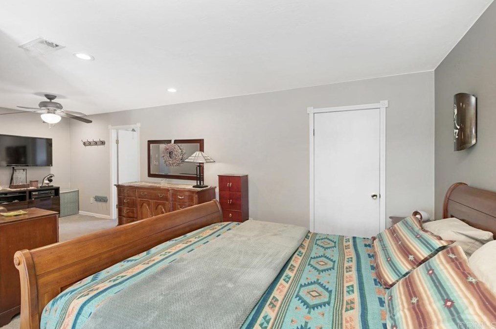 10941 Ramsgate Dr, Santee CA  92071-2823 exterior