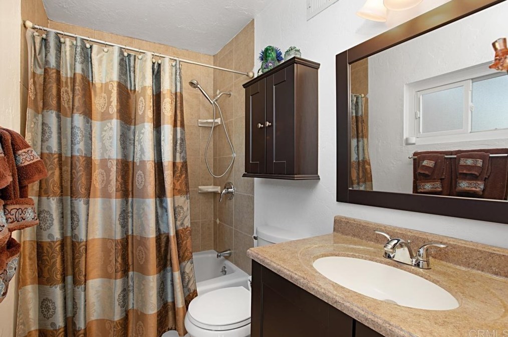 10941 Ramsgate Dr, Santee CA  92071-2823 exterior