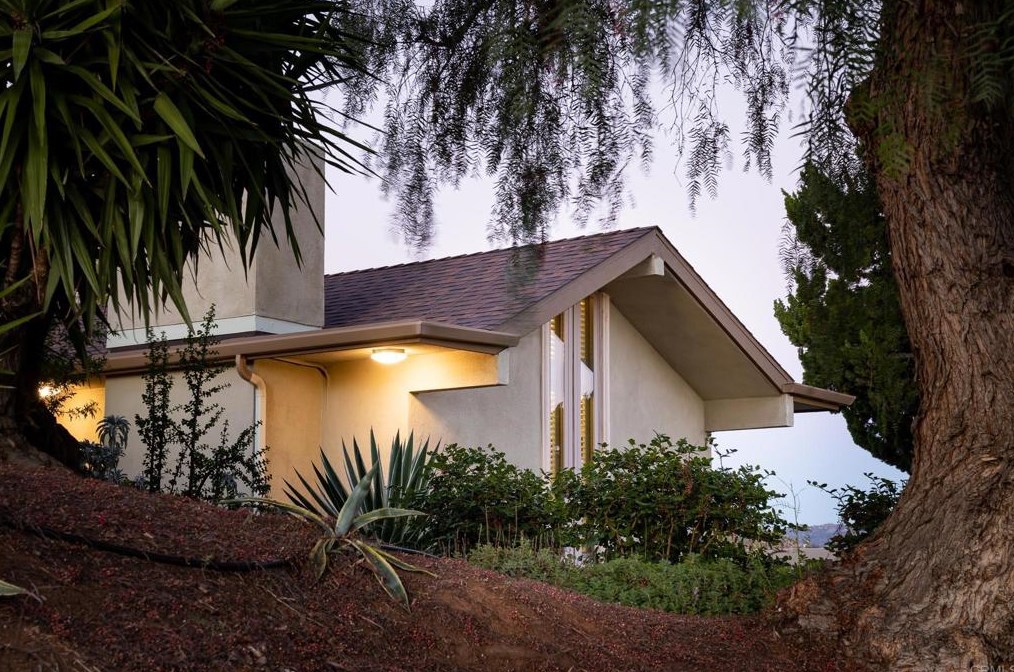 330 Cypress Crest Ter, Escondido, CA 92025-6646