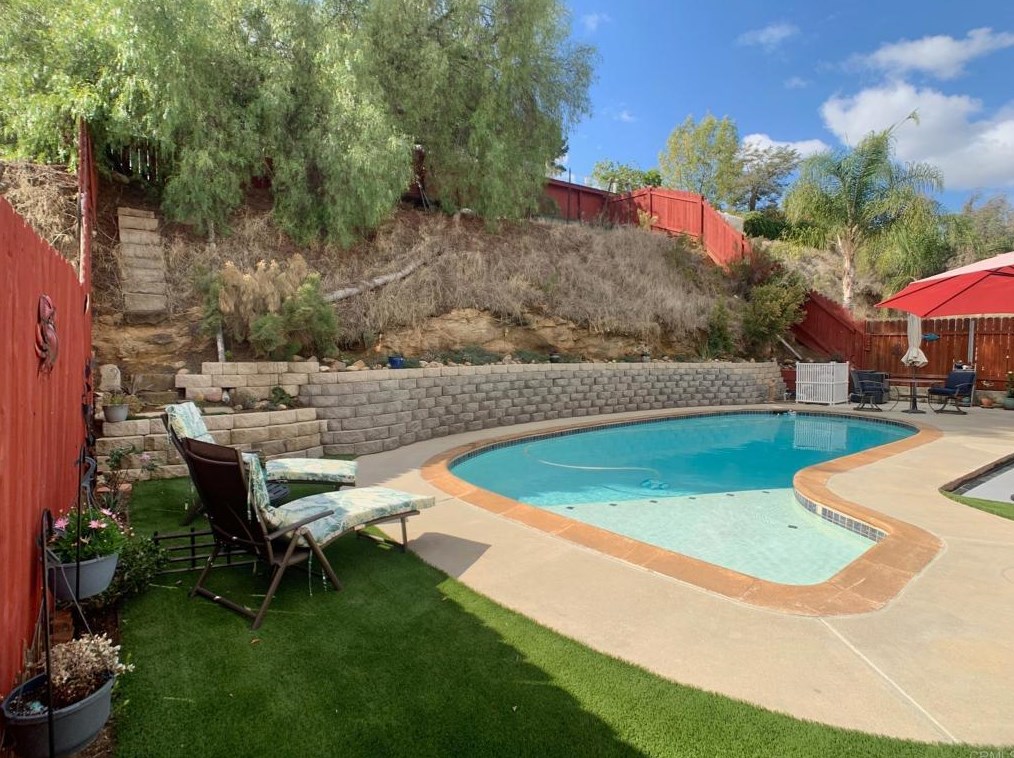 8069 Poplin Dr, Santee CA  92071-3419 exterior