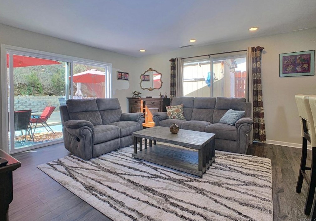 8069 Poplin Dr, Santee CA  92071-3419 exterior