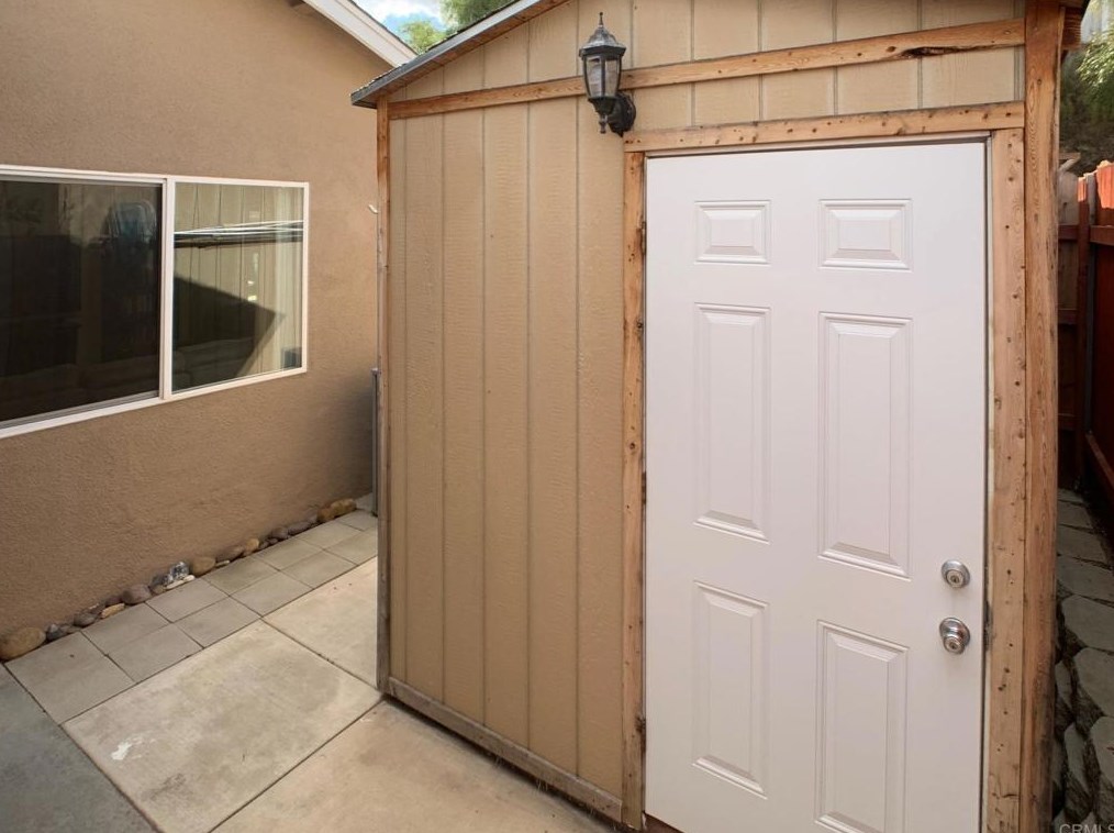 8069 Poplin Dr, Santee CA  92071-3419 exterior